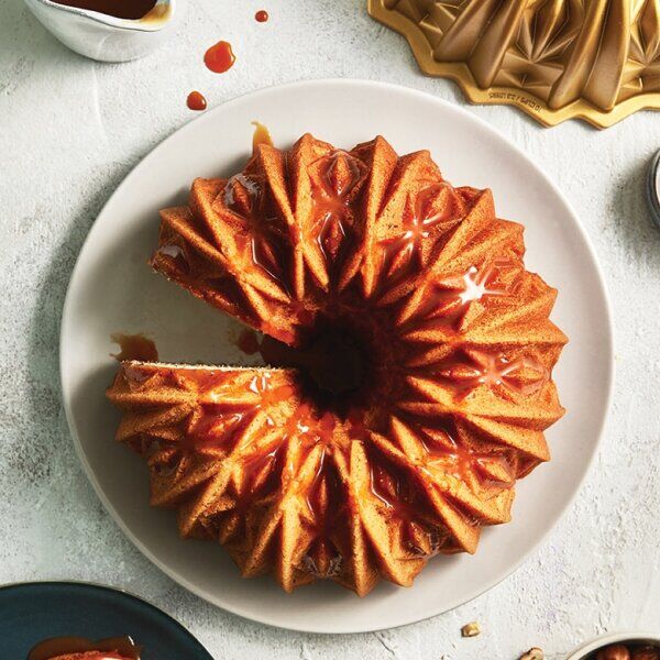 Nordic Ware - Backform Cut Crystal Bundt