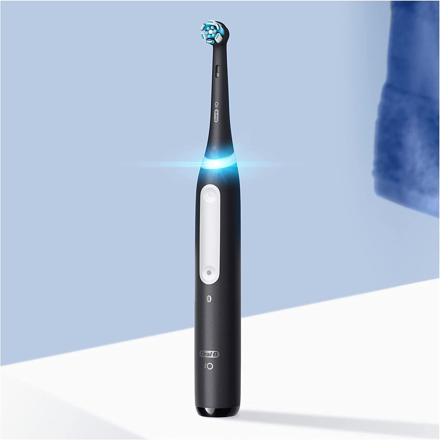 Oral-B iO Series 4 mit Reiseetui Matt Black