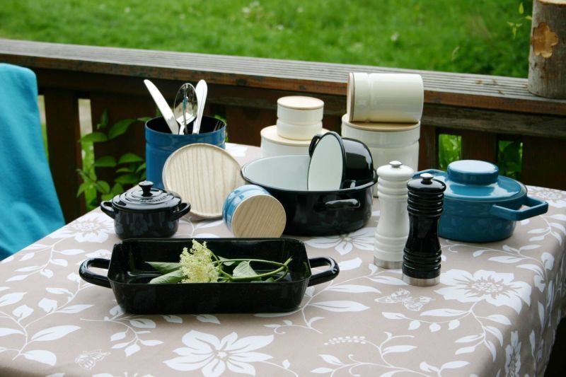 Riess Vorratsdose mit Deckel Ø8cm 525ml Emaille Rot